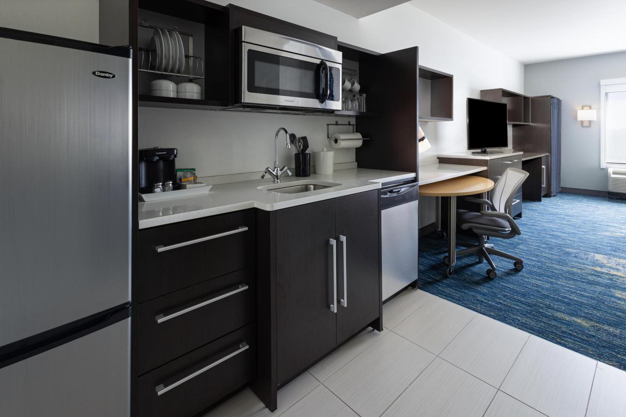 Home2 Suites By Hilton Greenville Downtown Экстерьер фото