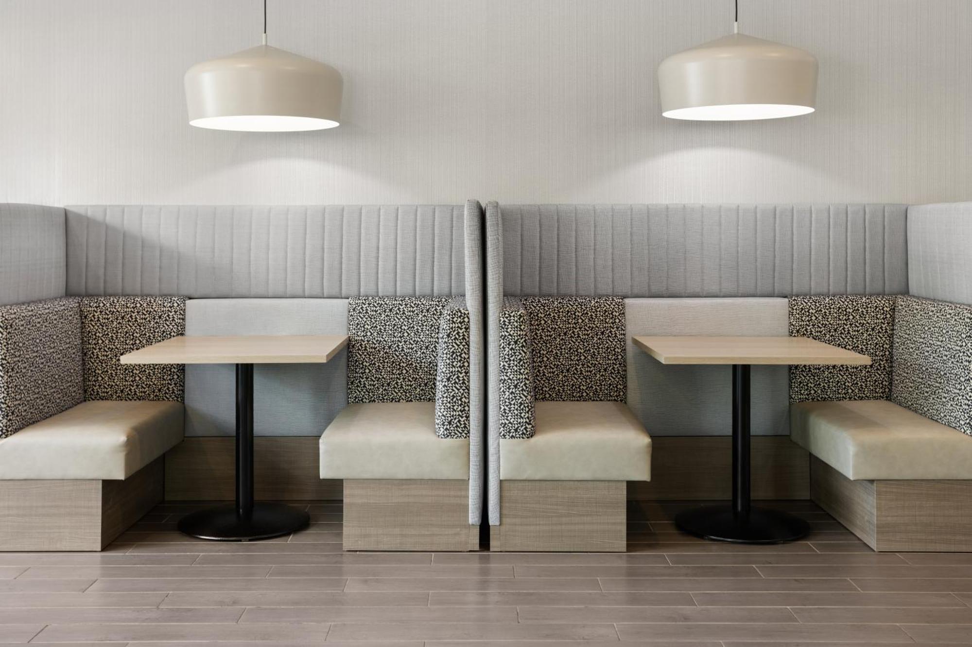 Home2 Suites By Hilton Greenville Downtown Экстерьер фото