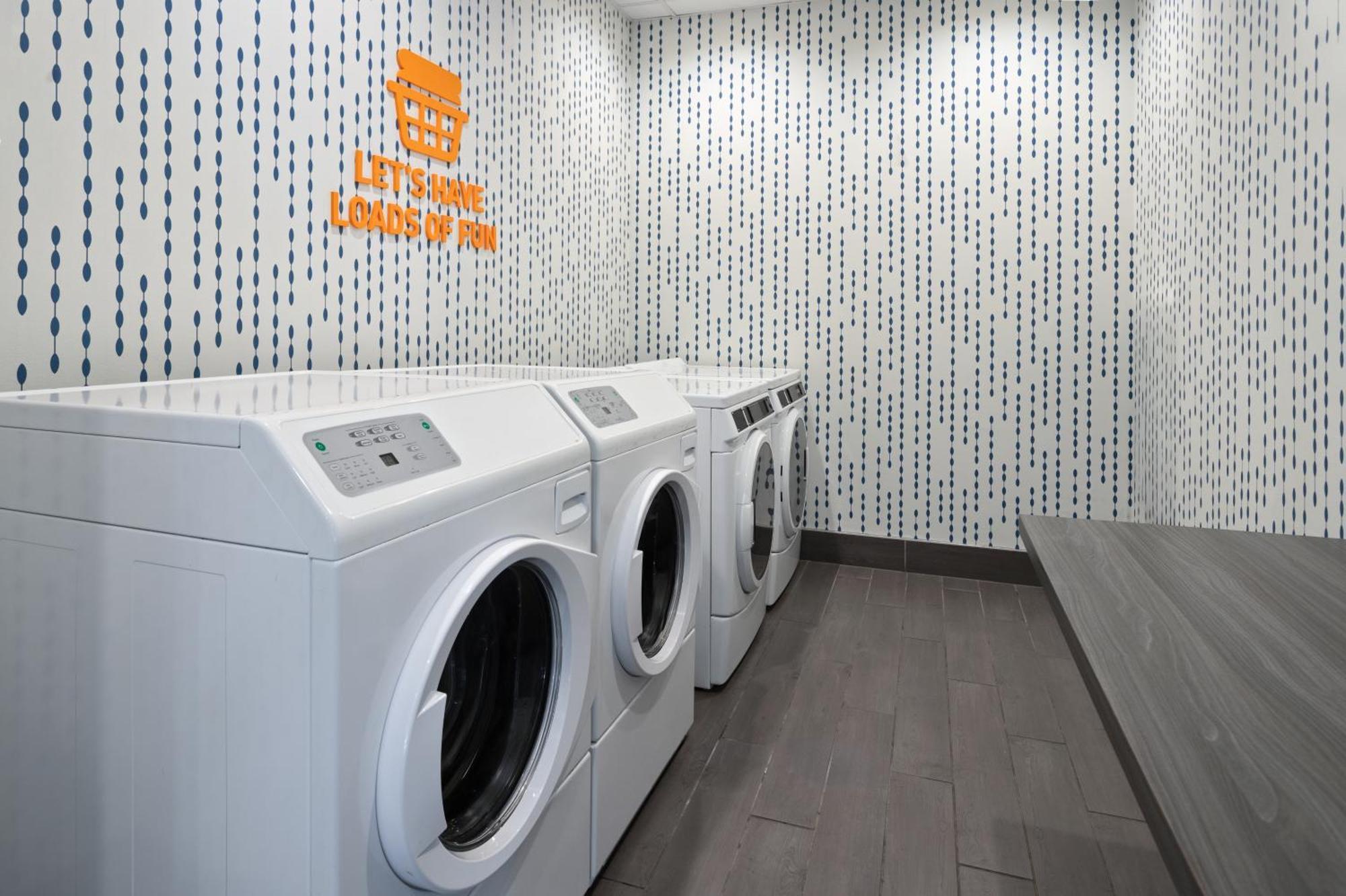Home2 Suites By Hilton Greenville Downtown Экстерьер фото