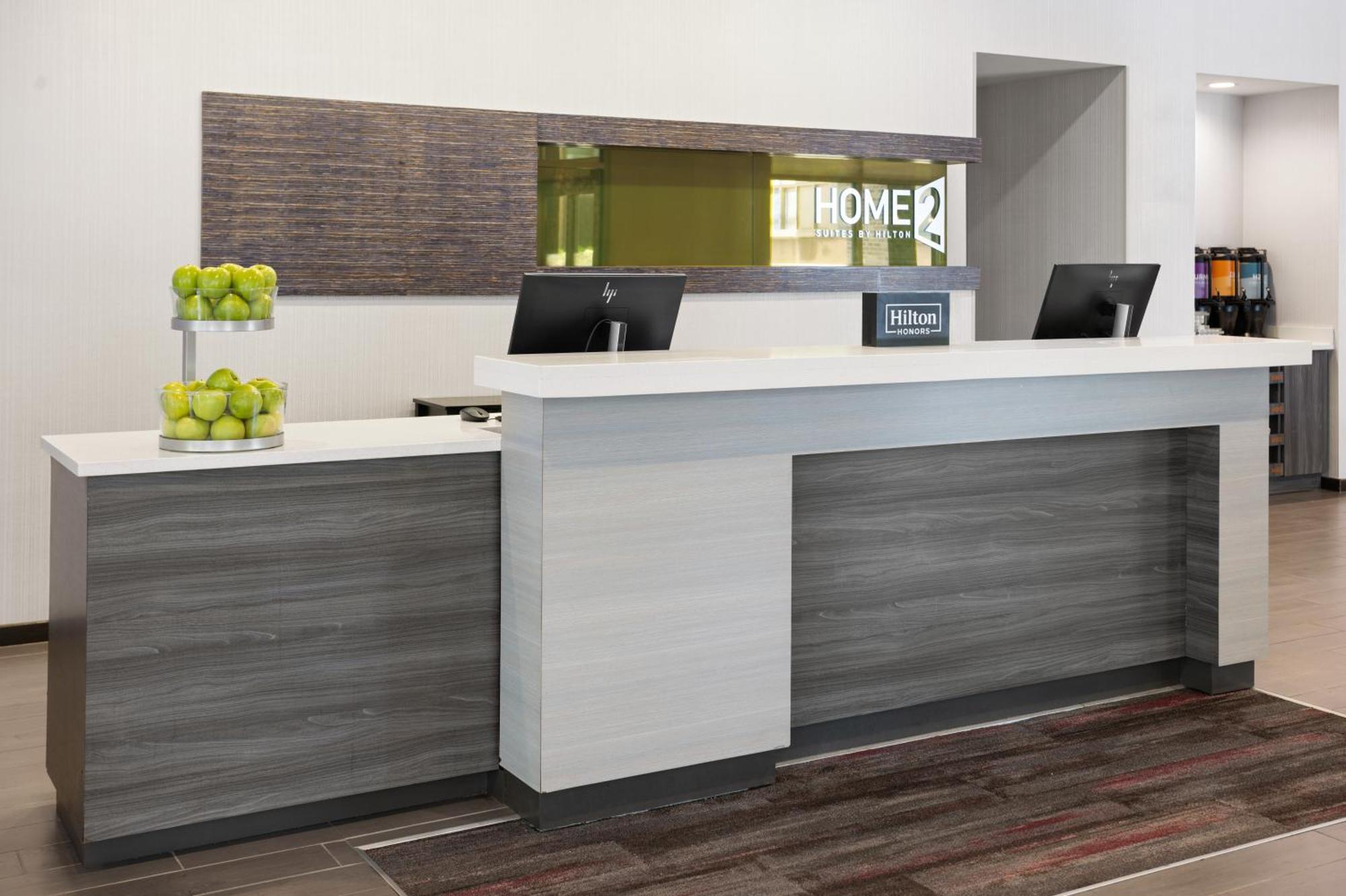 Home2 Suites By Hilton Greenville Downtown Экстерьер фото