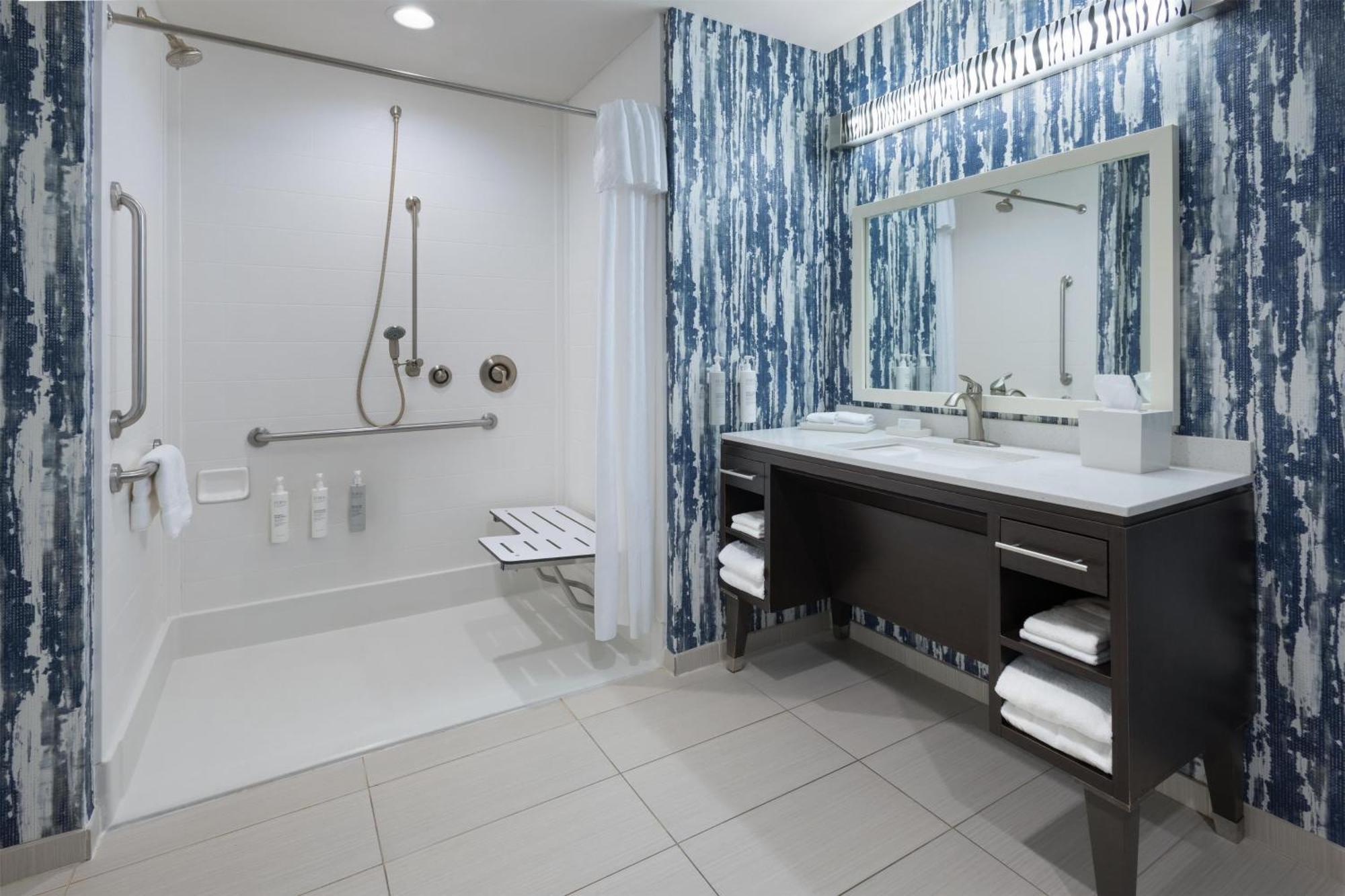 Home2 Suites By Hilton Greenville Downtown Экстерьер фото