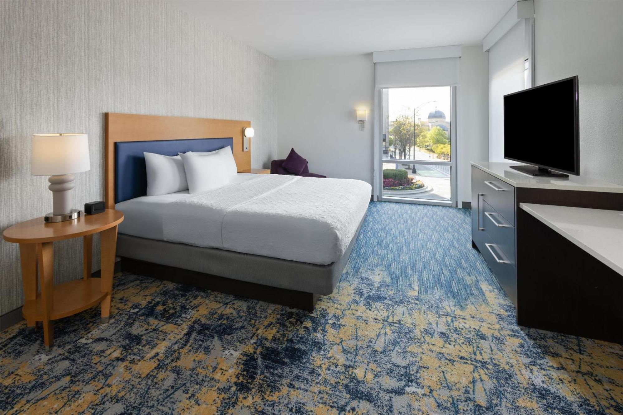 Home2 Suites By Hilton Greenville Downtown Экстерьер фото